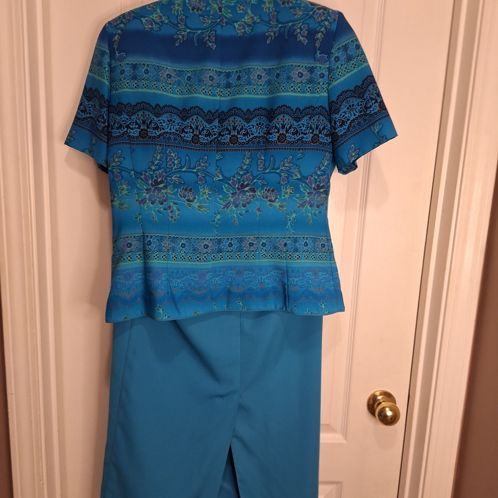 Koret Blue Floral Two-Piece Skirt Set - Picture 4 of 15